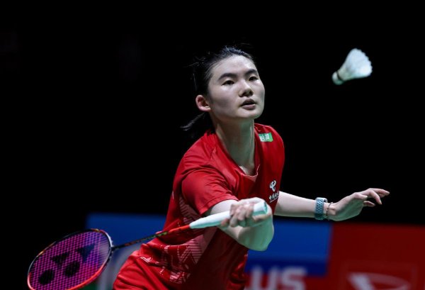 盈利通 韩悦2-0笑傲中日对决，陈雨菲挑落世界第一，会师女单半决赛！