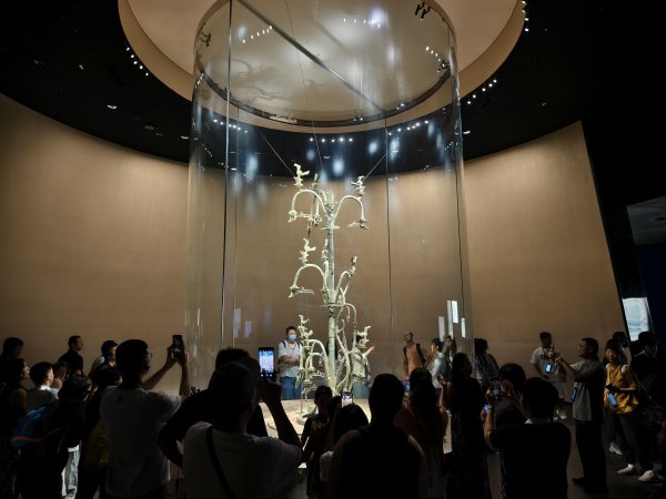 蚂蚁配资 暑期卖出3800万元！三星堆让文创成为文物的“新展厅” | 活力中国调研行